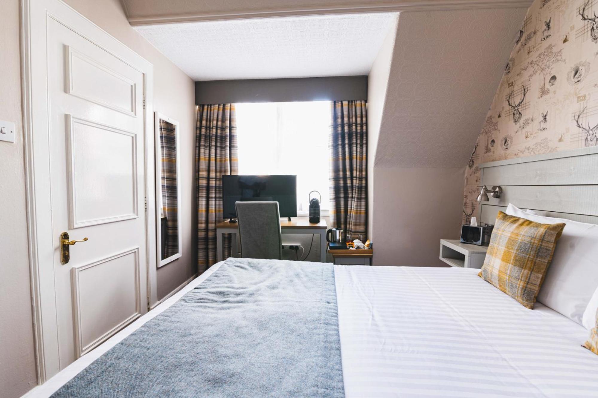 Tullie Inn Balloch Bagian luar foto