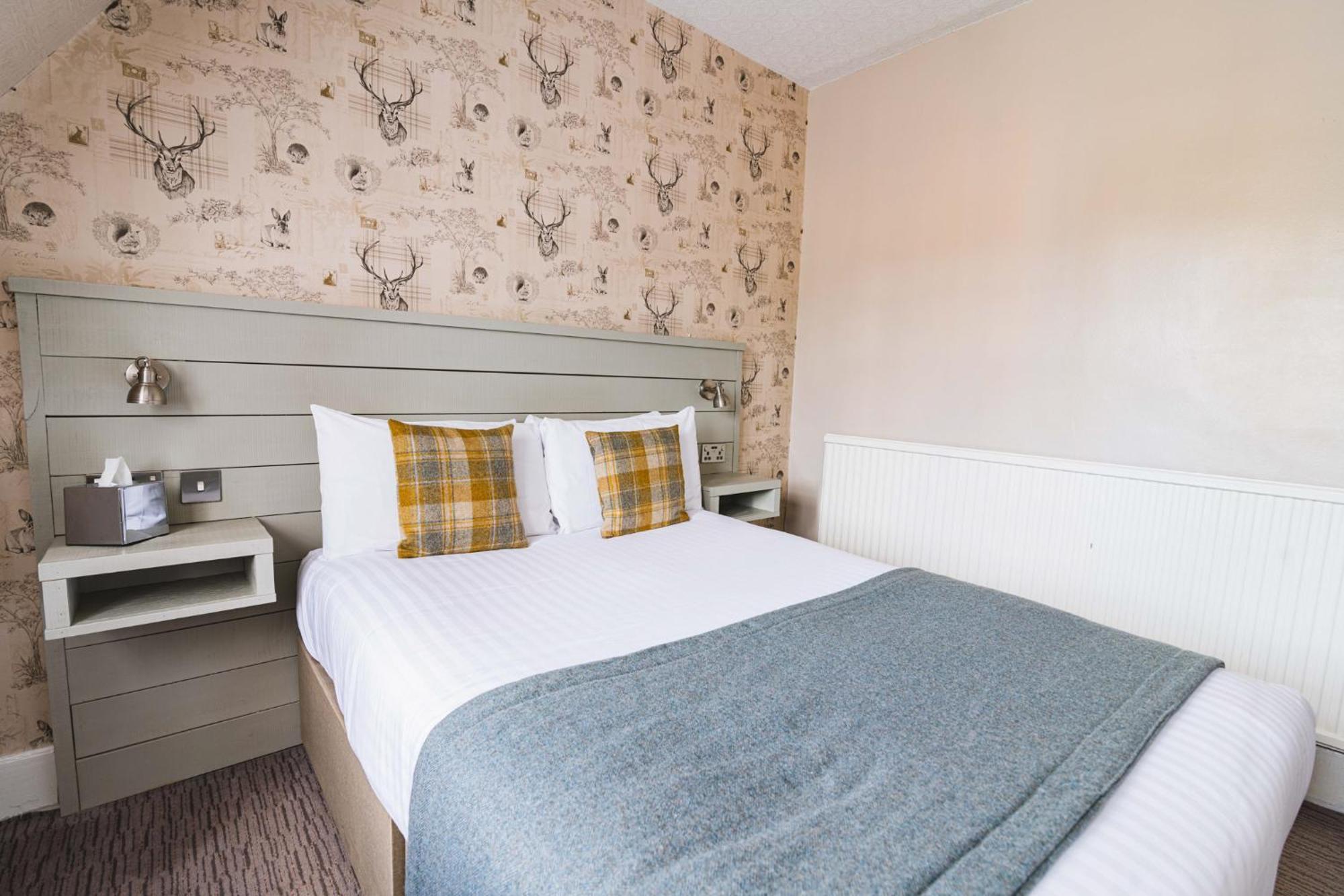 Tullie Inn Balloch Bagian luar foto