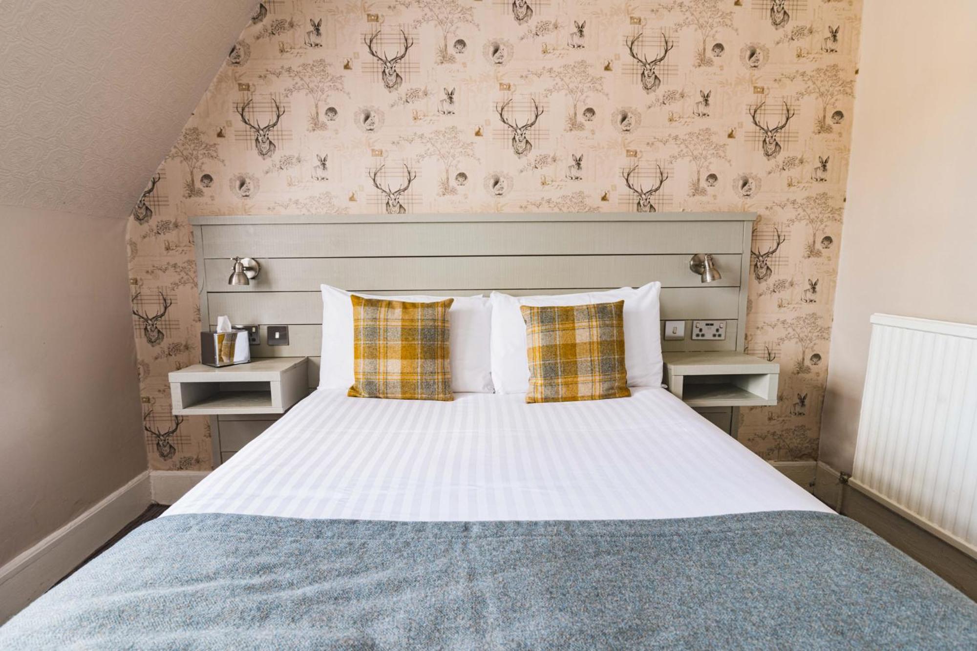 Tullie Inn Balloch Bagian luar foto