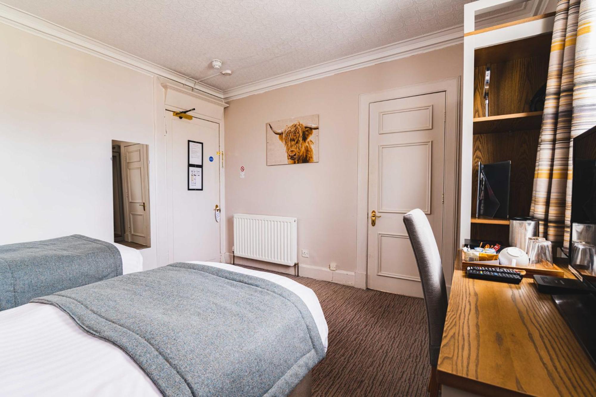 Tullie Inn Balloch Bagian luar foto
