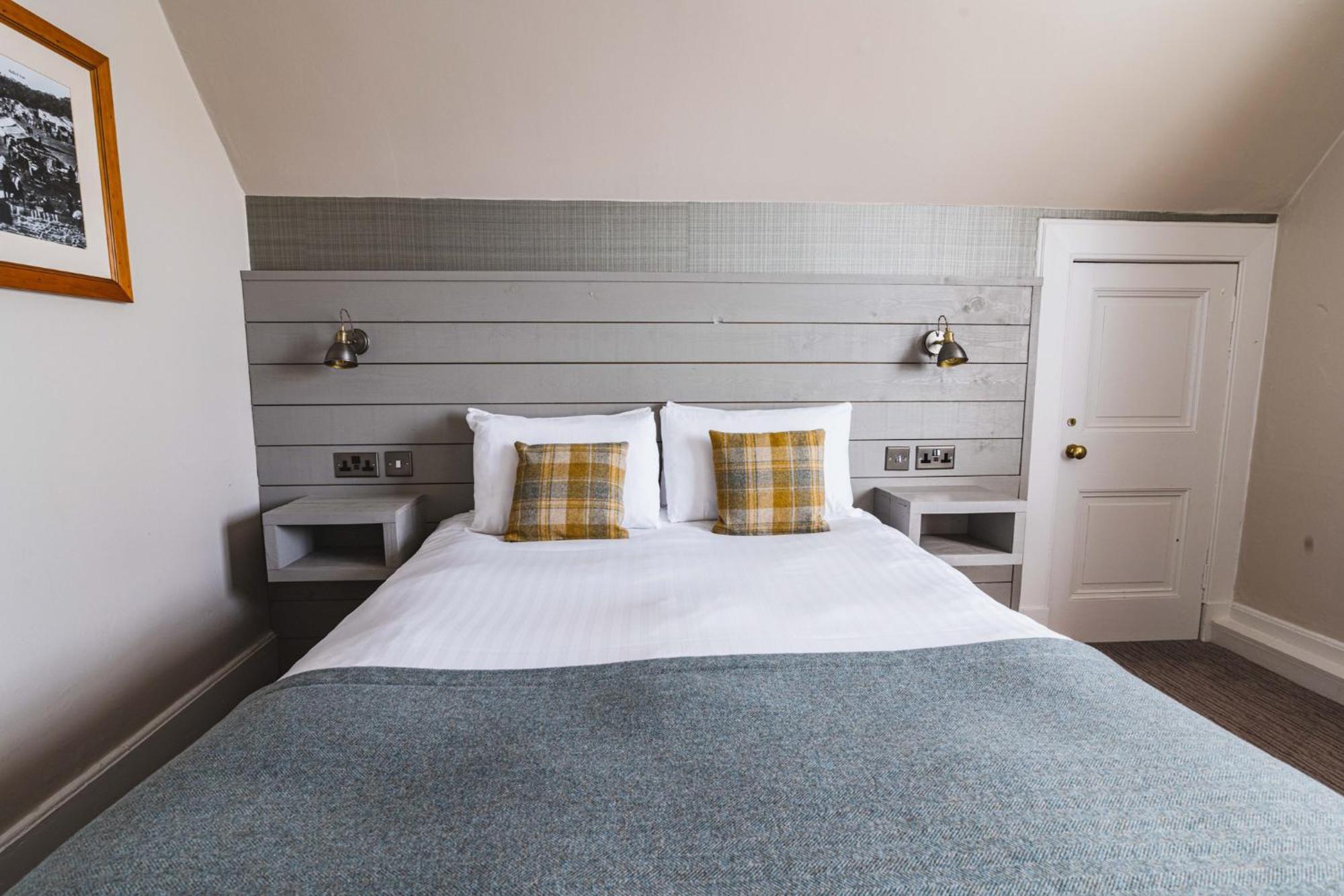 Tullie Inn Balloch Bagian luar foto