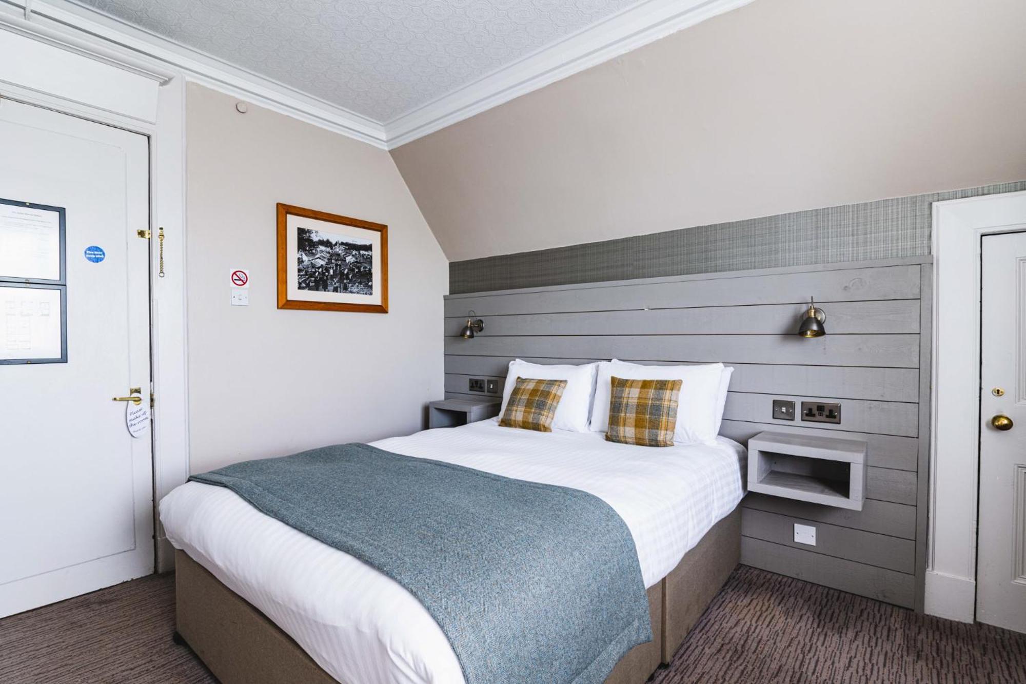 Tullie Inn Balloch Bagian luar foto