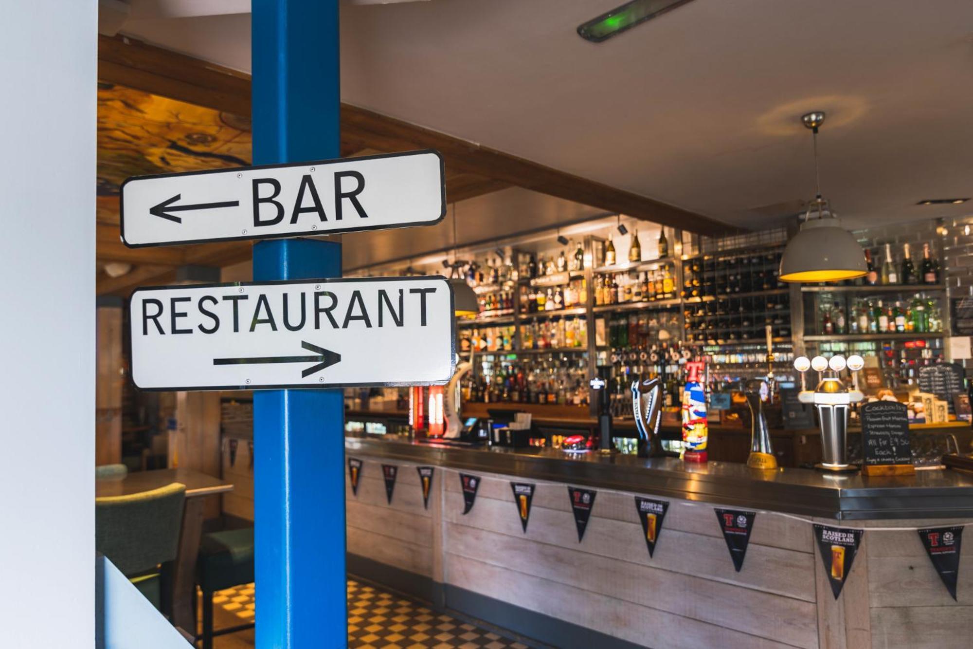 Tullie Inn Balloch Bagian luar foto