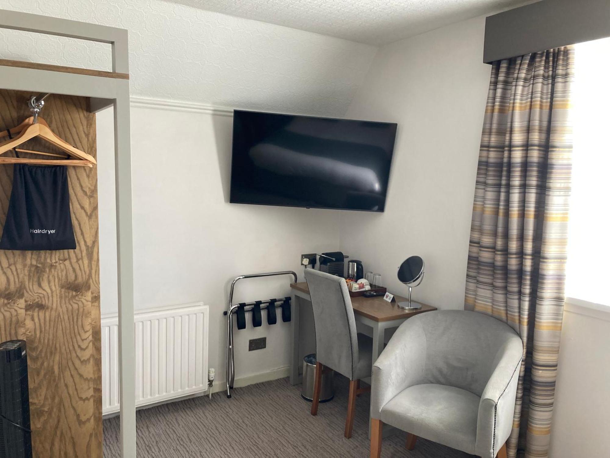 Tullie Inn Balloch Bagian luar foto
