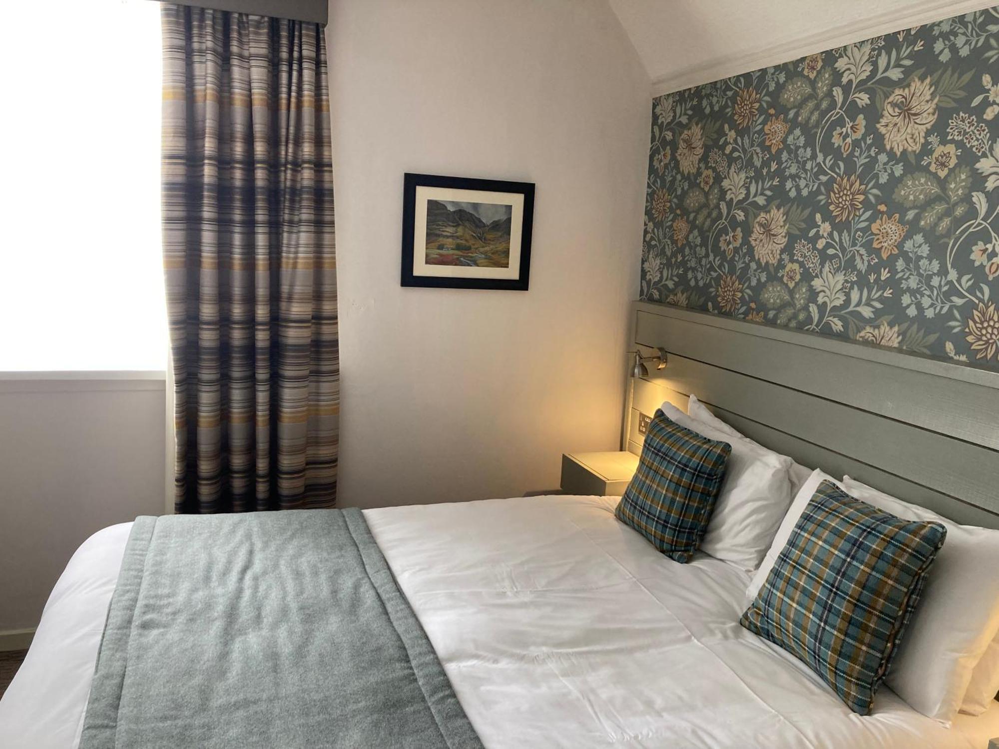 Tullie Inn Balloch Bagian luar foto