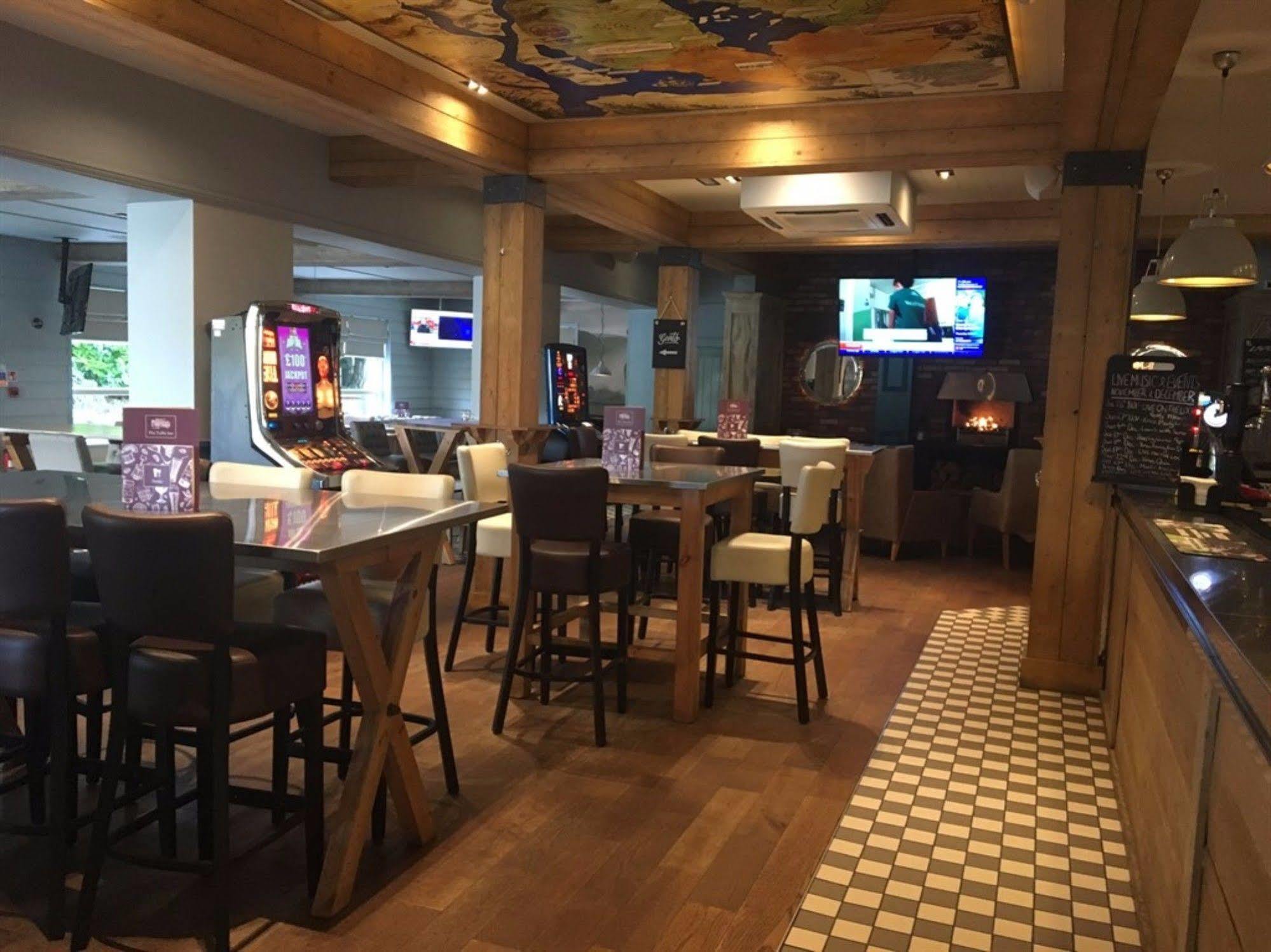 Tullie Inn Balloch Bagian luar foto