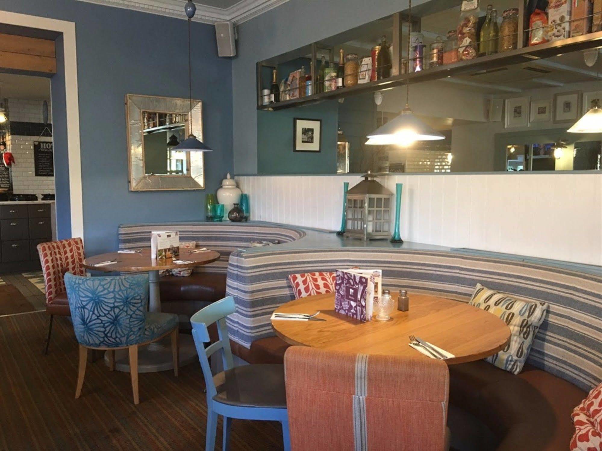 Tullie Inn Balloch Bagian luar foto