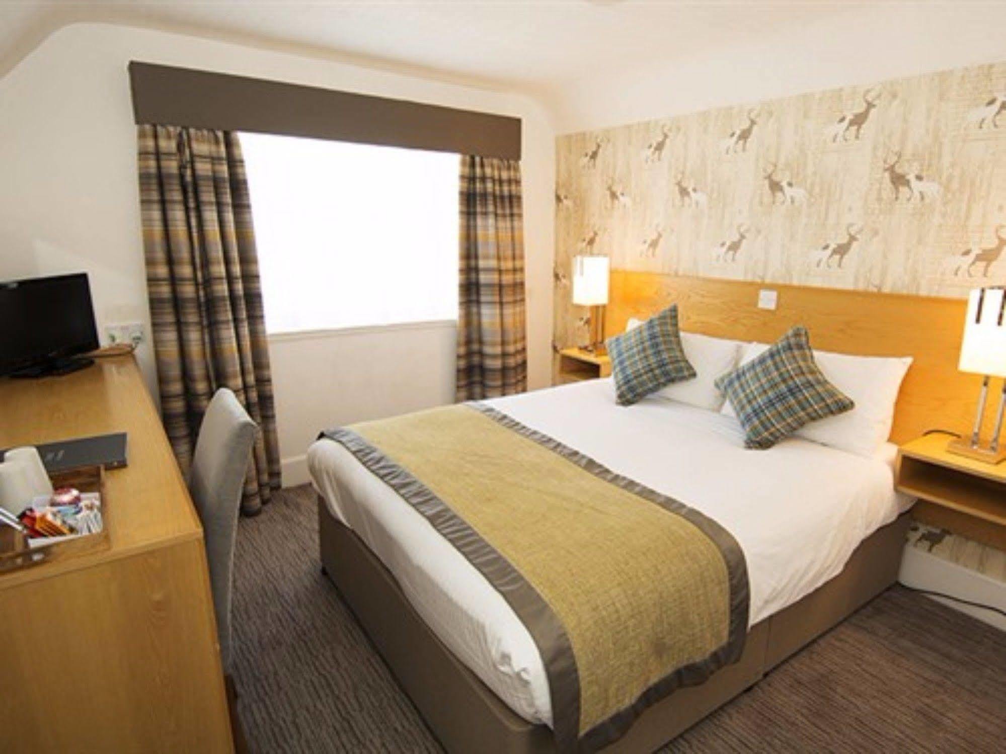 Tullie Inn Balloch Bagian luar foto